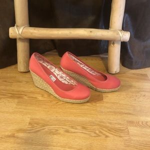 Coral wedge